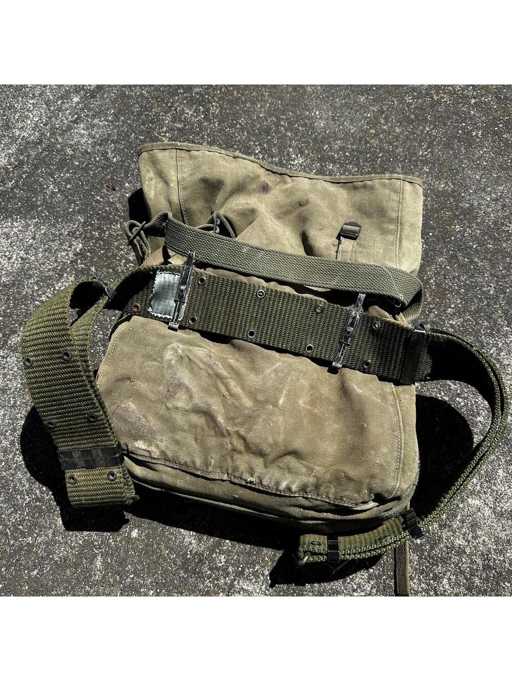 Korea US GI Gas Mask Bag Original Backpack Belt WWII Haversack 1960s?